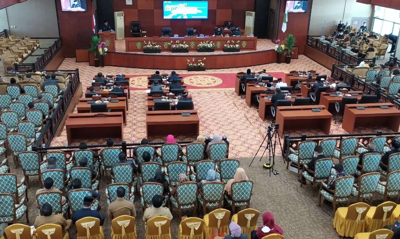 DPRD PPU Gelar Rapat Paripurna, Penyampaian Nota Penjelasan Dan ...